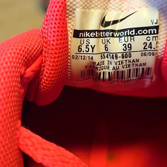 Nike Air Maximize Pink Athletic Youth 2 Left Shoes - Picture 10 of 10